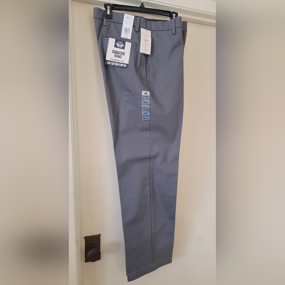 NWT DOCKERS Signature Khaki Lux Classic Fit Flex Comfort Waistband Gray-34 x 32